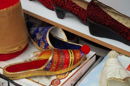 صورة All-gender Arab Footwear